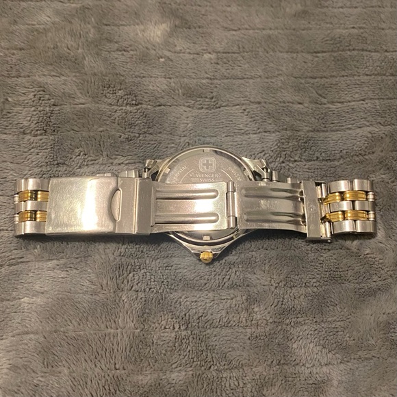 Wenger Swiss Military Watch - Picture 7 of 12